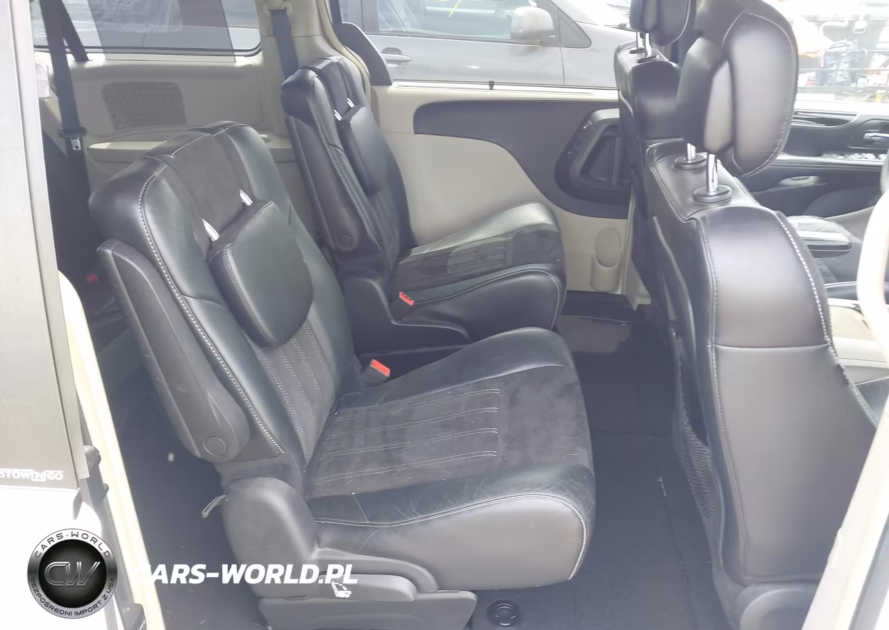 2014 Chrysler Town & Country Touring-L 30Th Anniversary VIN:2C4RC1CGXER313437 - 8