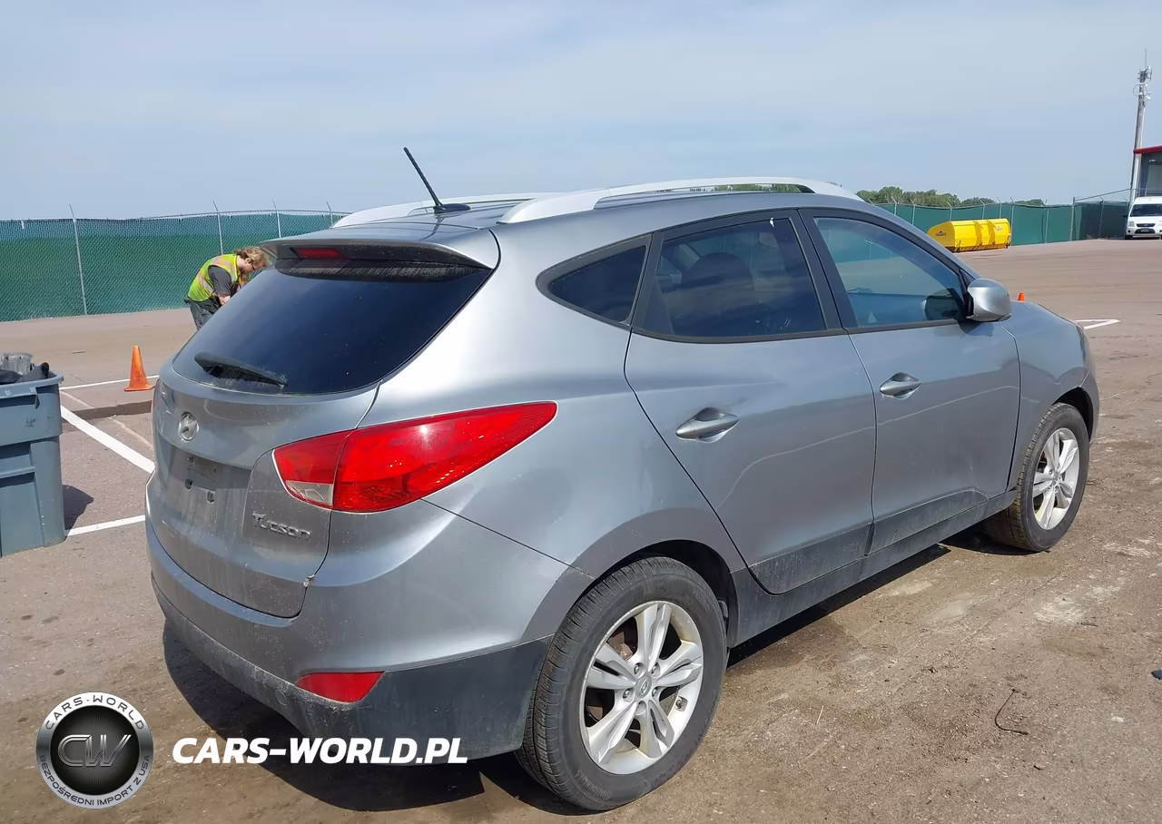 2010 Hyundai Tucson Gls VIN:KM8JU3AC0AU056867 - 4