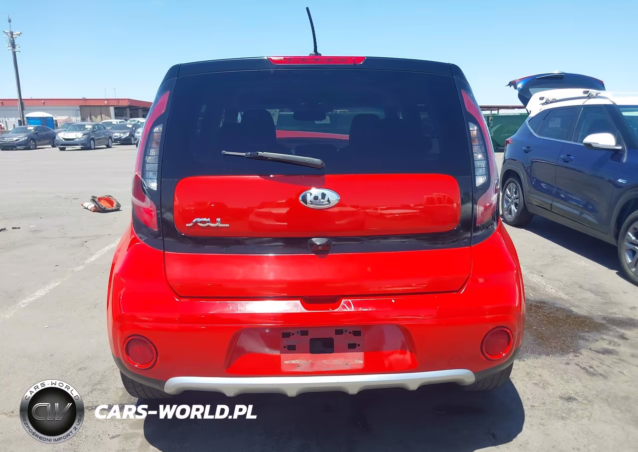 2018 Kia Soul + VIN:KNDJP3A51J7559366 - 16