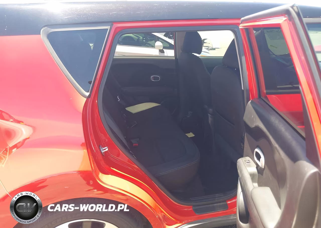 2018 Kia Soul + VIN:KNDJP3A51J7559366 - 8