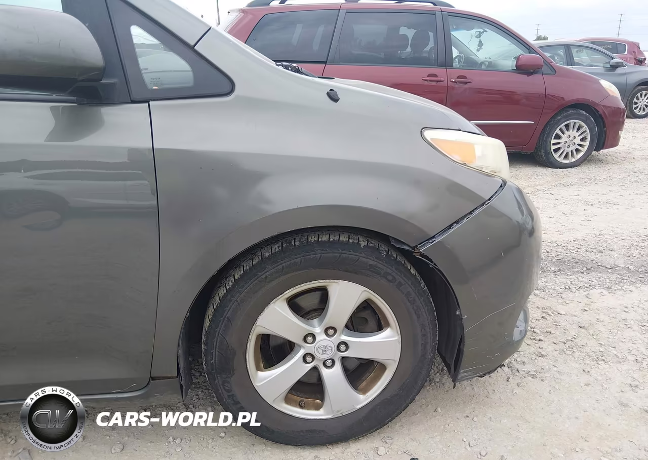 2012 Toyota Sienna Le V6 8 Passenger VIN:5TDKK3DC0CS248212 - 21