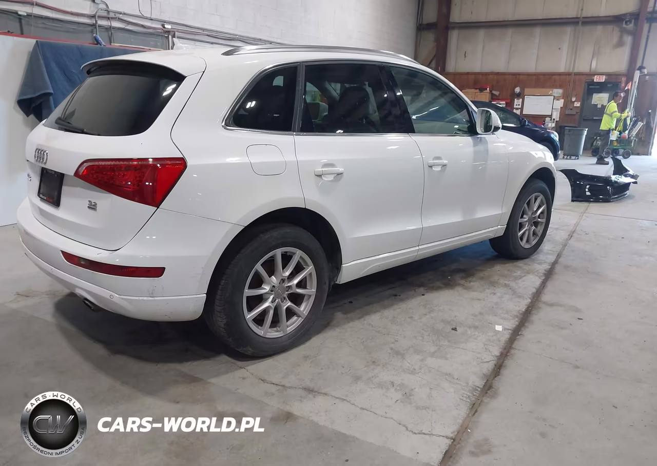 2010 Audi Q5 3.2 Premium VIN:WA1LKAFP8AA088934 - 4