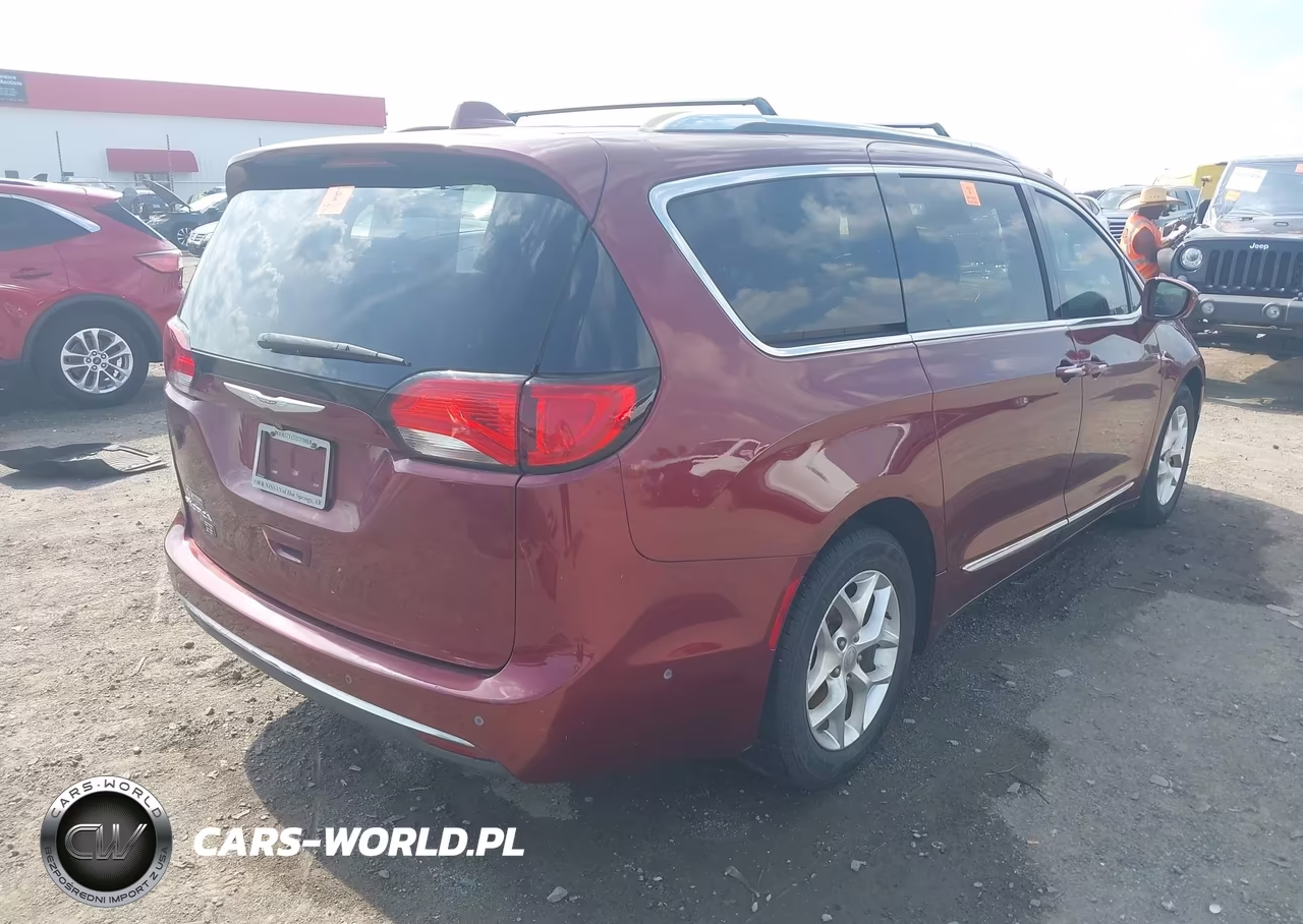 2020 Chrysler Pacifica 35Th Anniversary Touring L Plus VIN:2C4RC1EG2LR133041 - 4