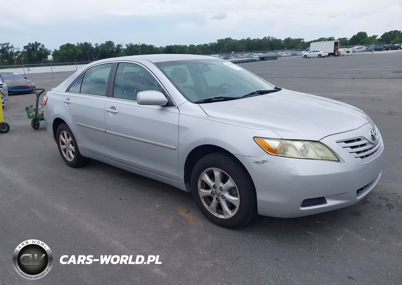 2009 Toyota Camry Le – zdjęcie 1 z 11