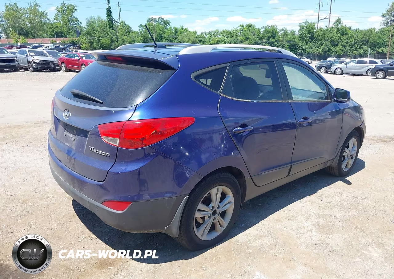 2011 Hyundai Tucson Gls VIN:KM8JU3AC3BU240945 - 4