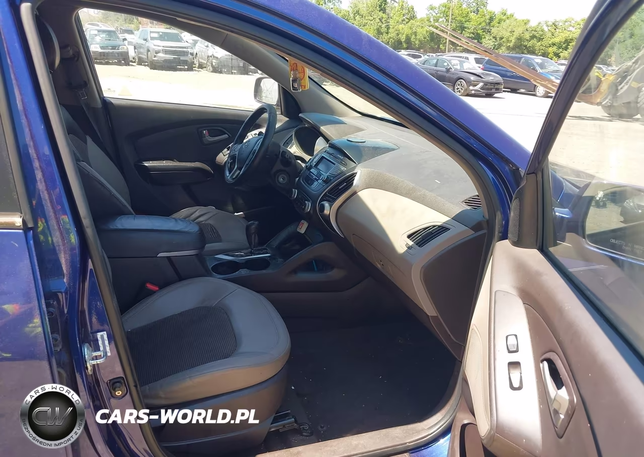 2011 Hyundai Tucson Gls VIN:KM8JU3AC3BU240945 - 5