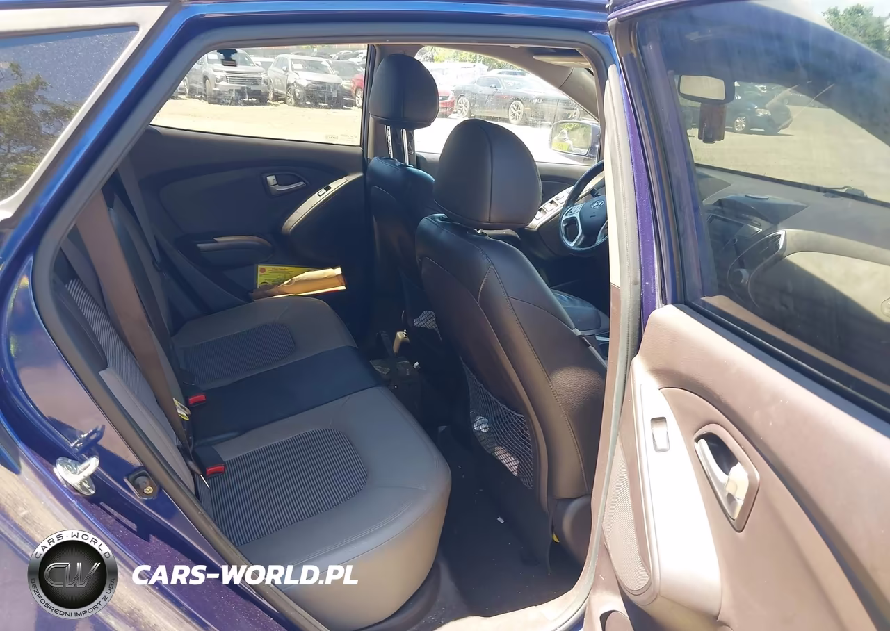 2011 Hyundai Tucson Gls VIN:KM8JU3AC3BU240945 - 8