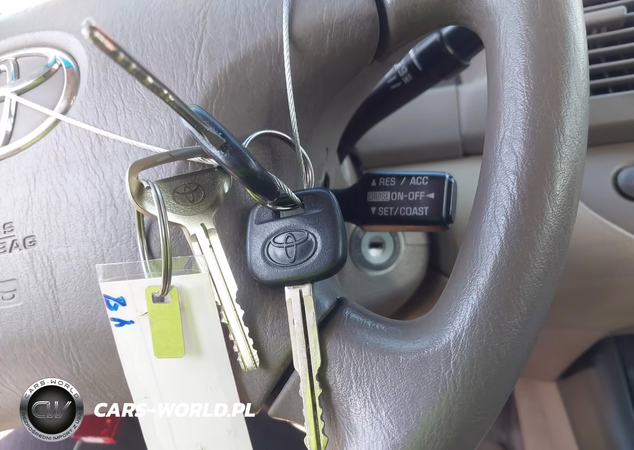 2004 Toyota Camry Le VIN:4T1BE30K44U278827 - 11