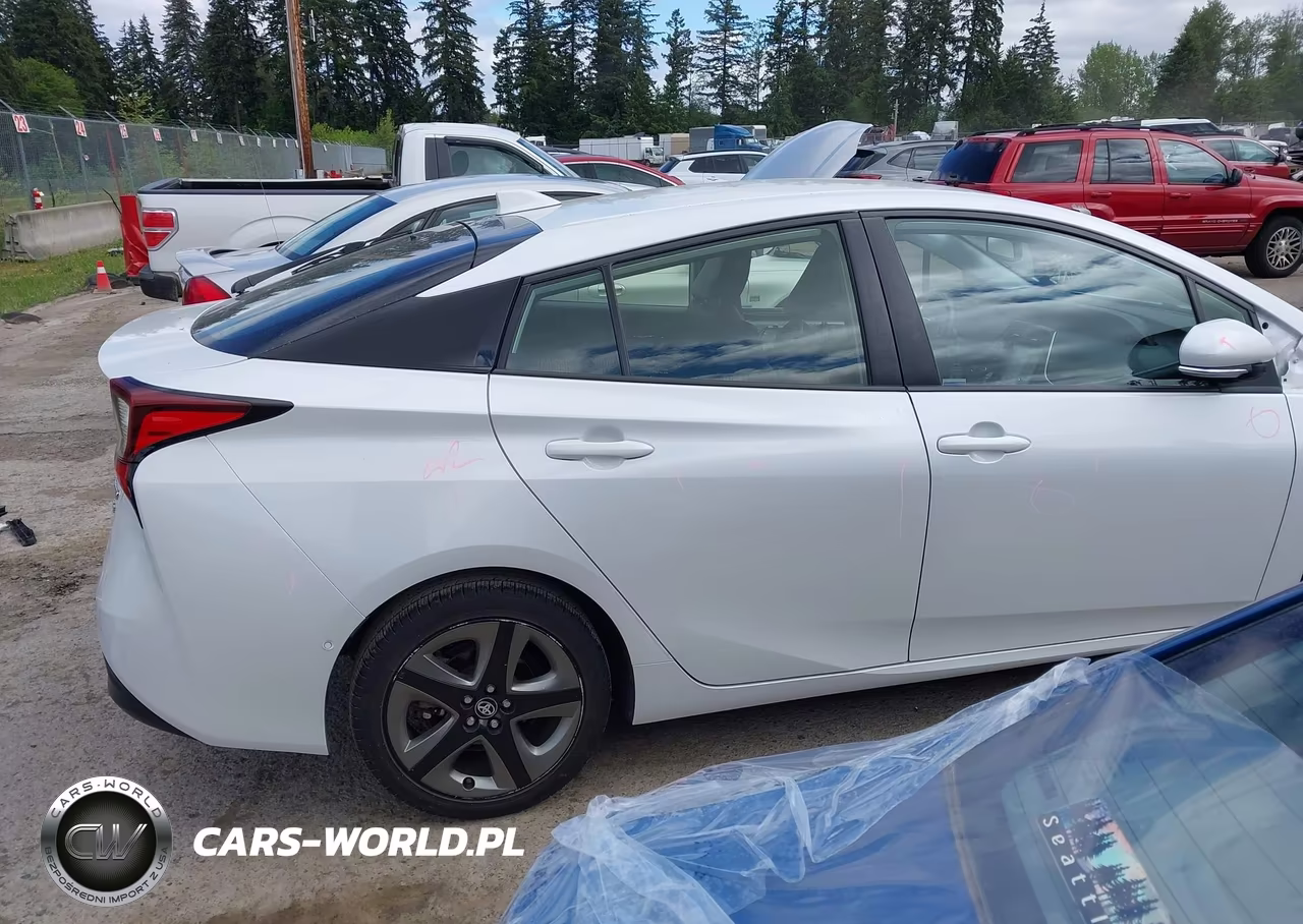 2021 Toyota Prius Xle VIN:JTDKAMFU2M3139896 - 14