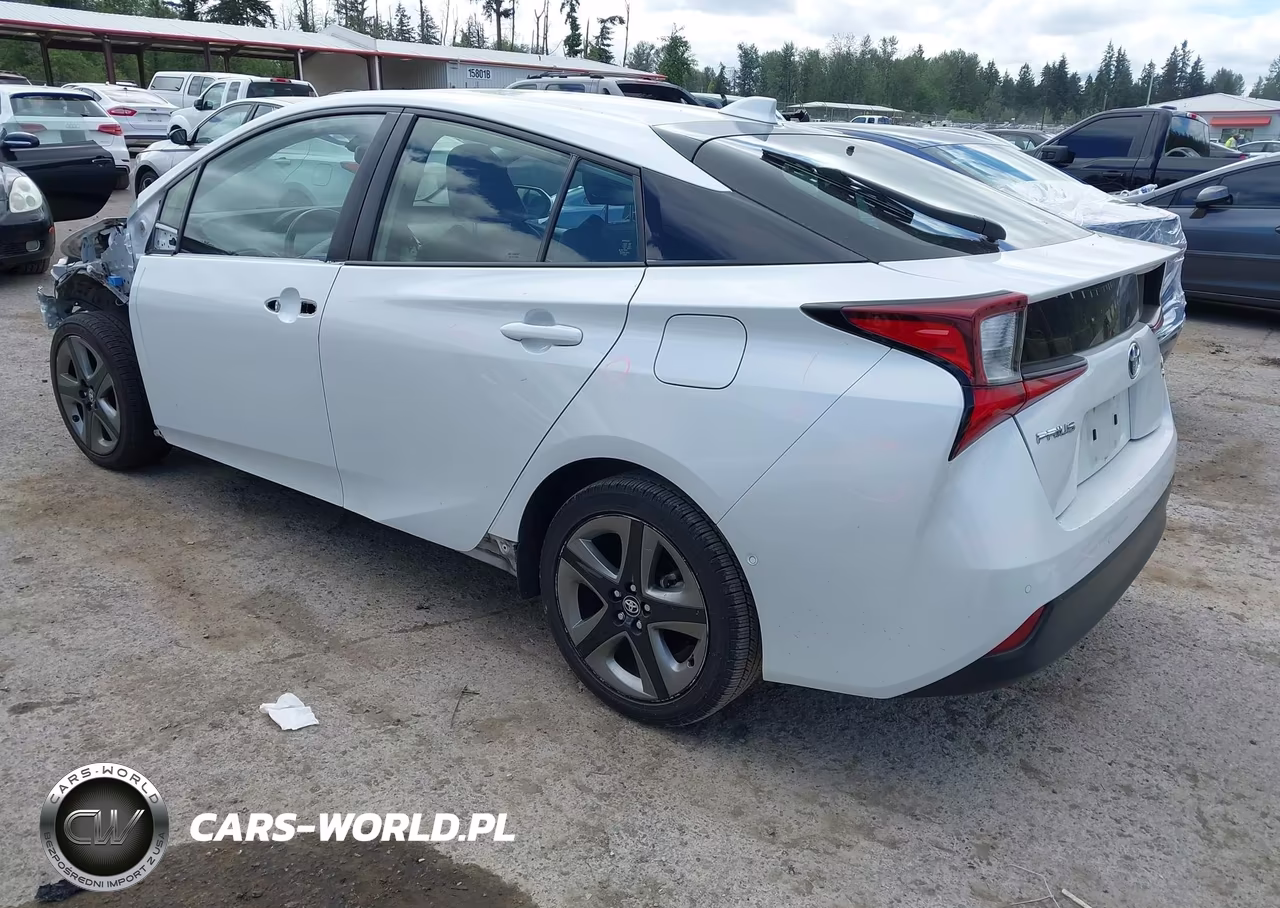 2021 Toyota Prius Xle VIN:JTDKAMFU2M3139896 - 3