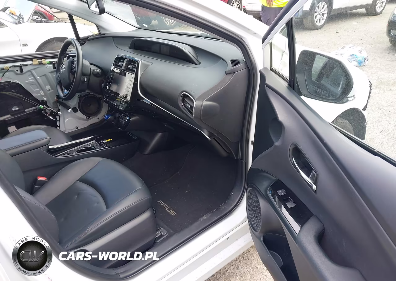 2021 Toyota Prius Xle VIN:JTDKAMFU2M3139896 - 5
