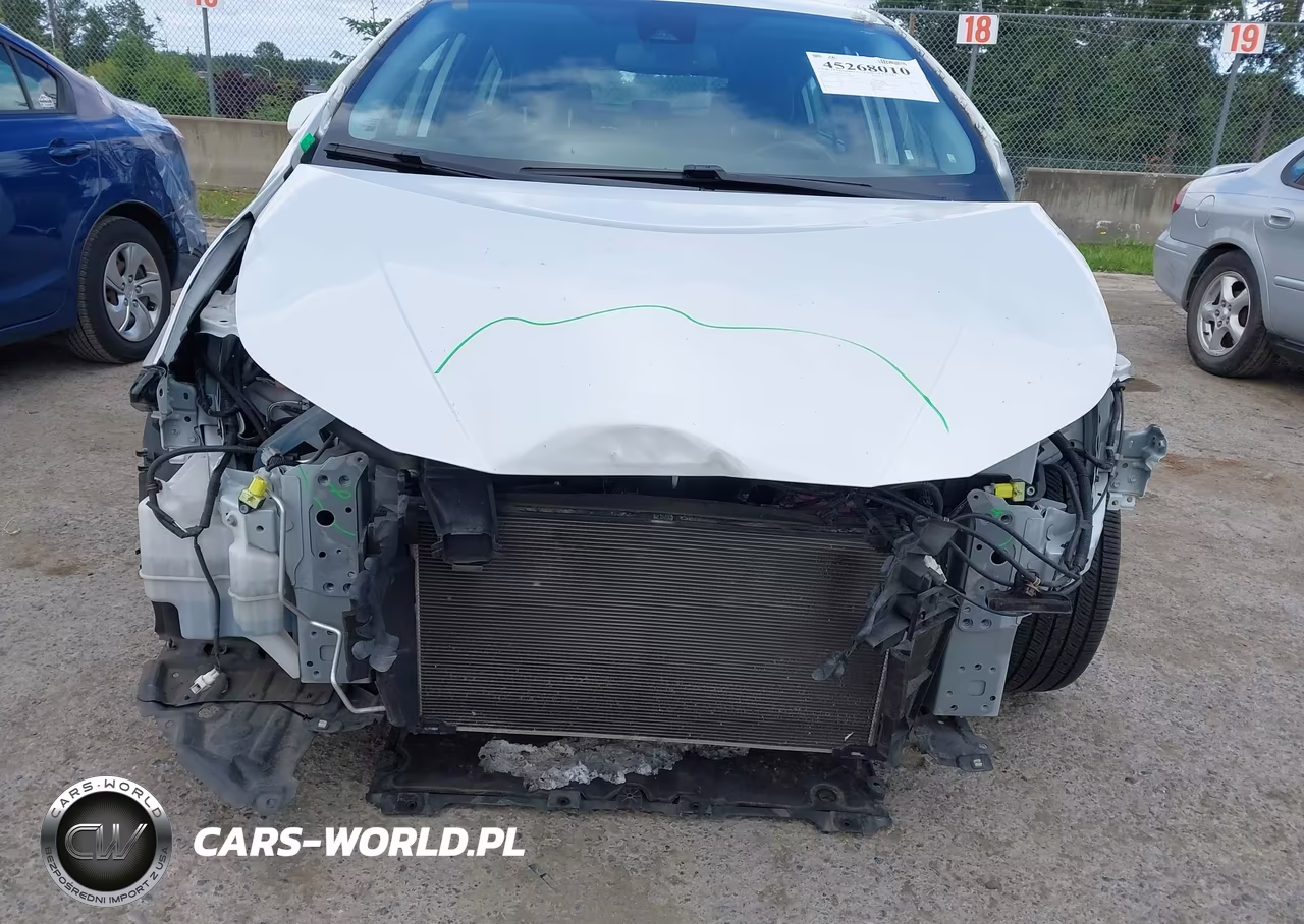 2021 Toyota Prius Xle VIN:JTDKAMFU2M3139896 - 6
