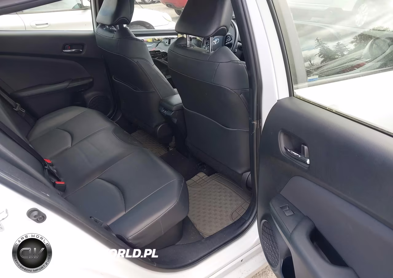 2021 Toyota Prius Xle VIN:JTDKAMFU2M3139896 - 8