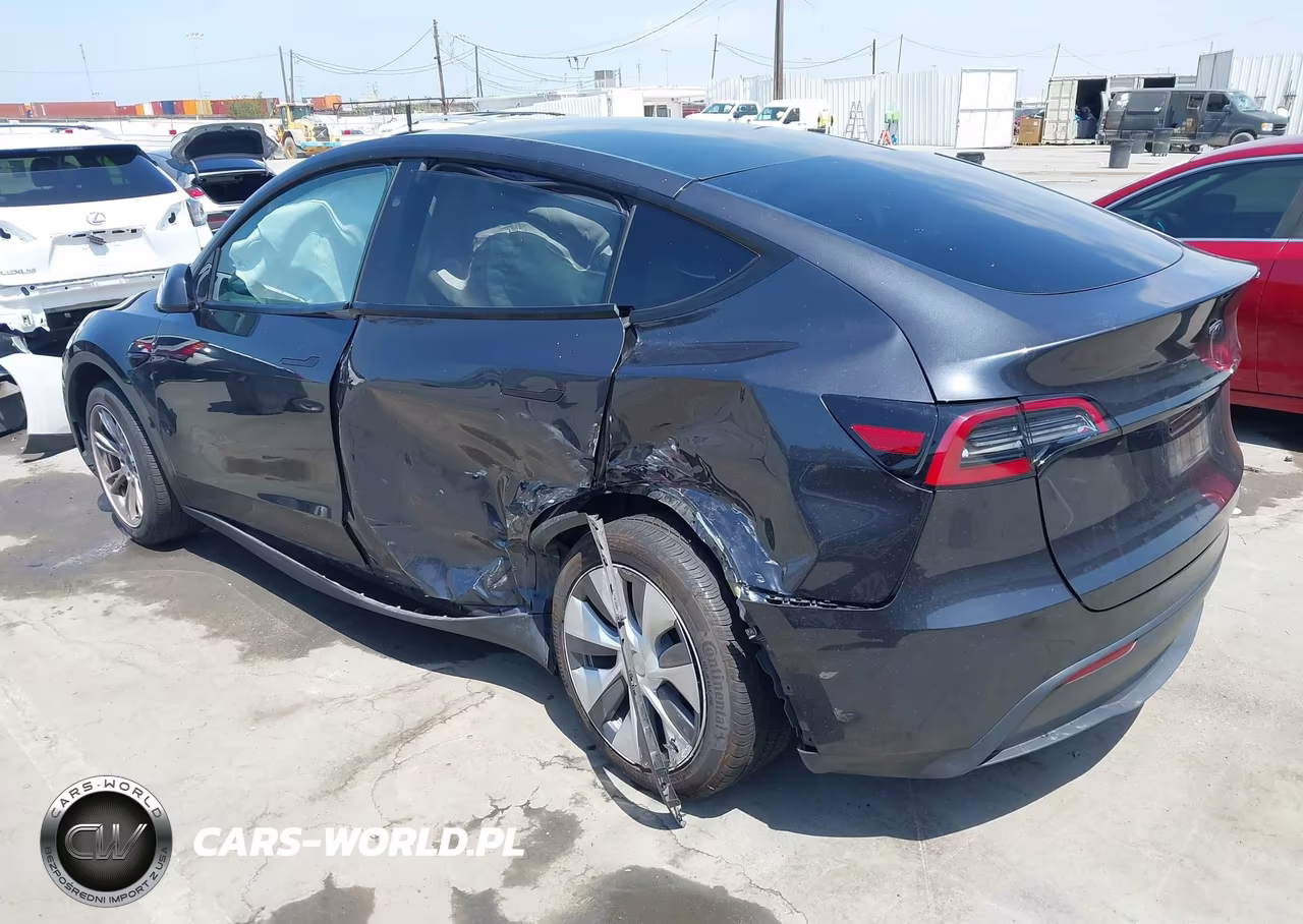 2024 Tesla Model Y VIN:7SAYGDED5RF083878 - 3