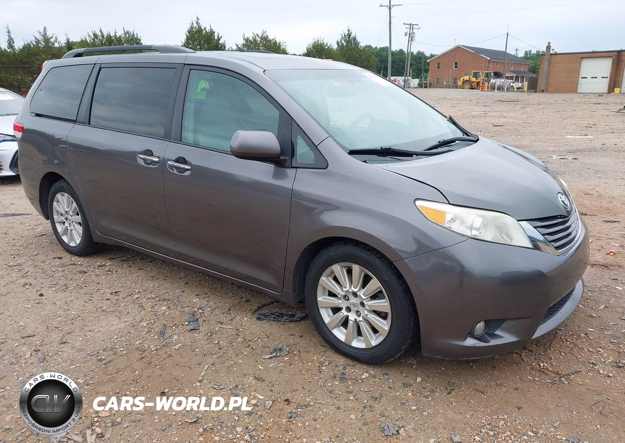 2011 Toyota Sienna Xle – zdjęcie 1 z 17