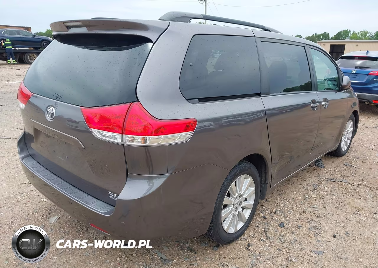 2011 Toyota Sienna Xle VIN:5TDDK3DC1BS008299 - 4