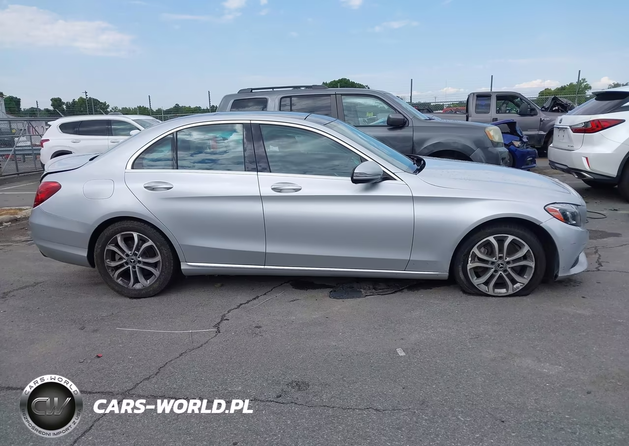 2017 Mercedes-Benz C 300 4Matic VIN:55SWF4KB8HU213840 - 13