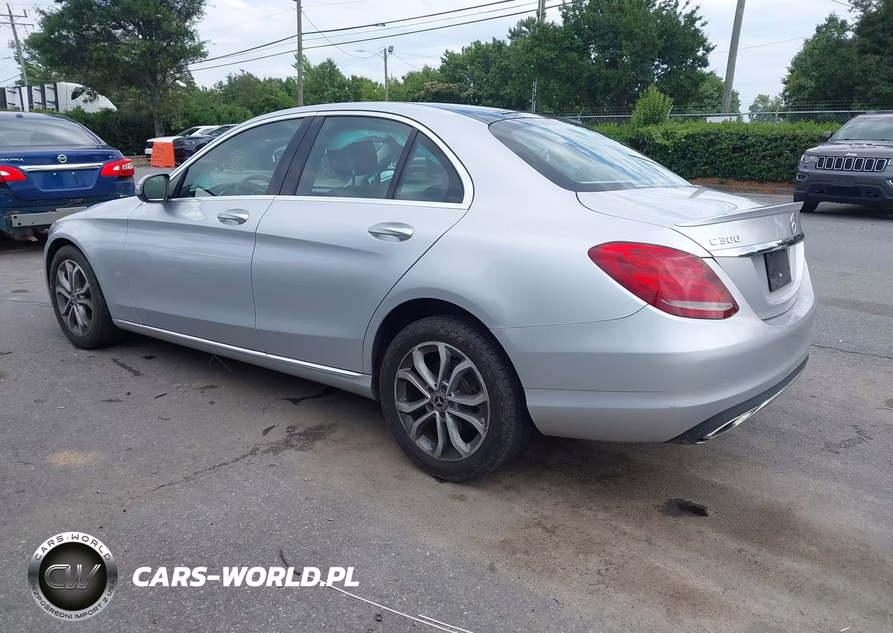 2017 Mercedes-Benz C 300 4Matic VIN:55SWF4KB8HU213840 - 3