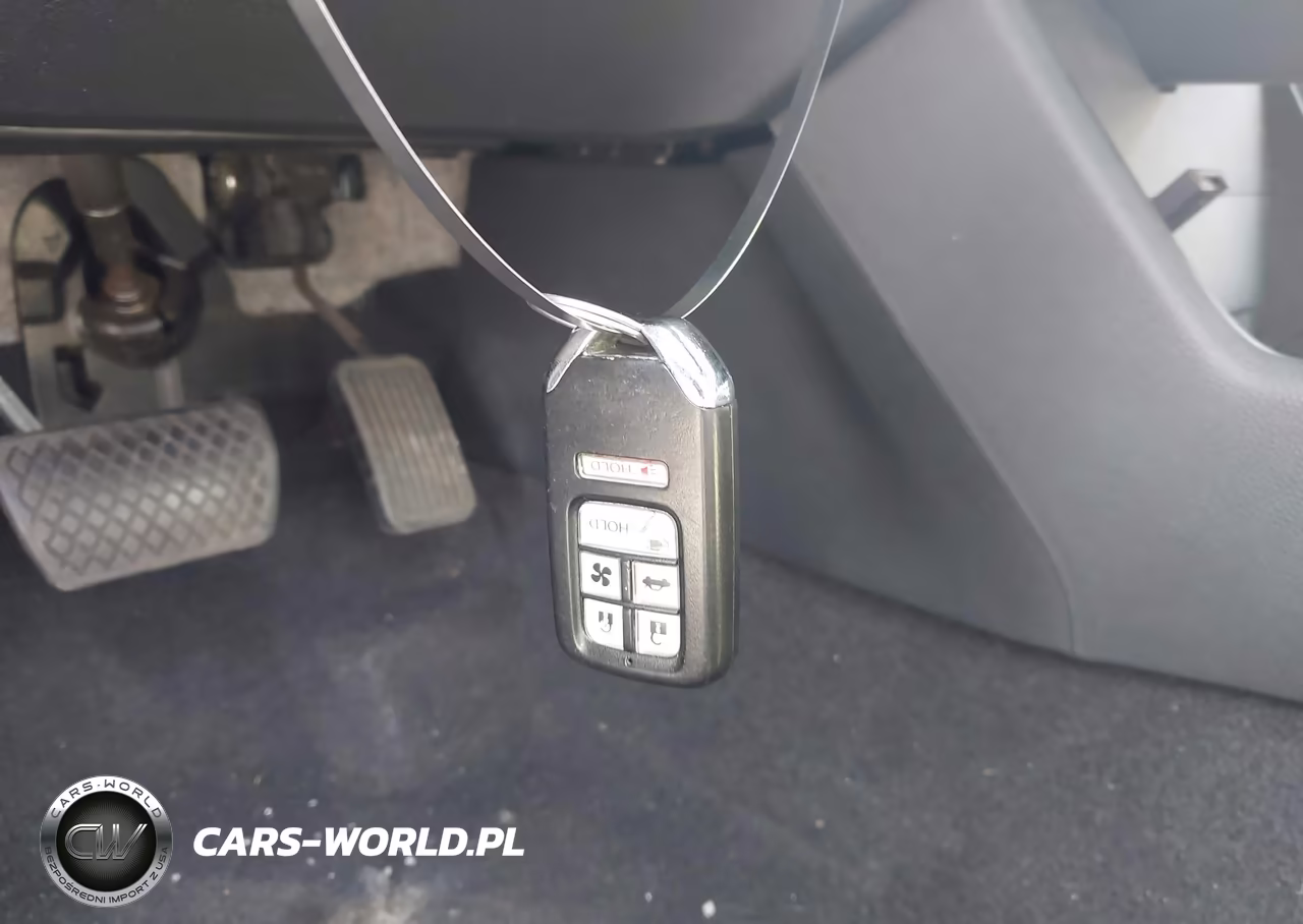 2018 Honda Clarity Plug-In Hybrid Touring VIN:JHMZC5F36JC002525 - 11