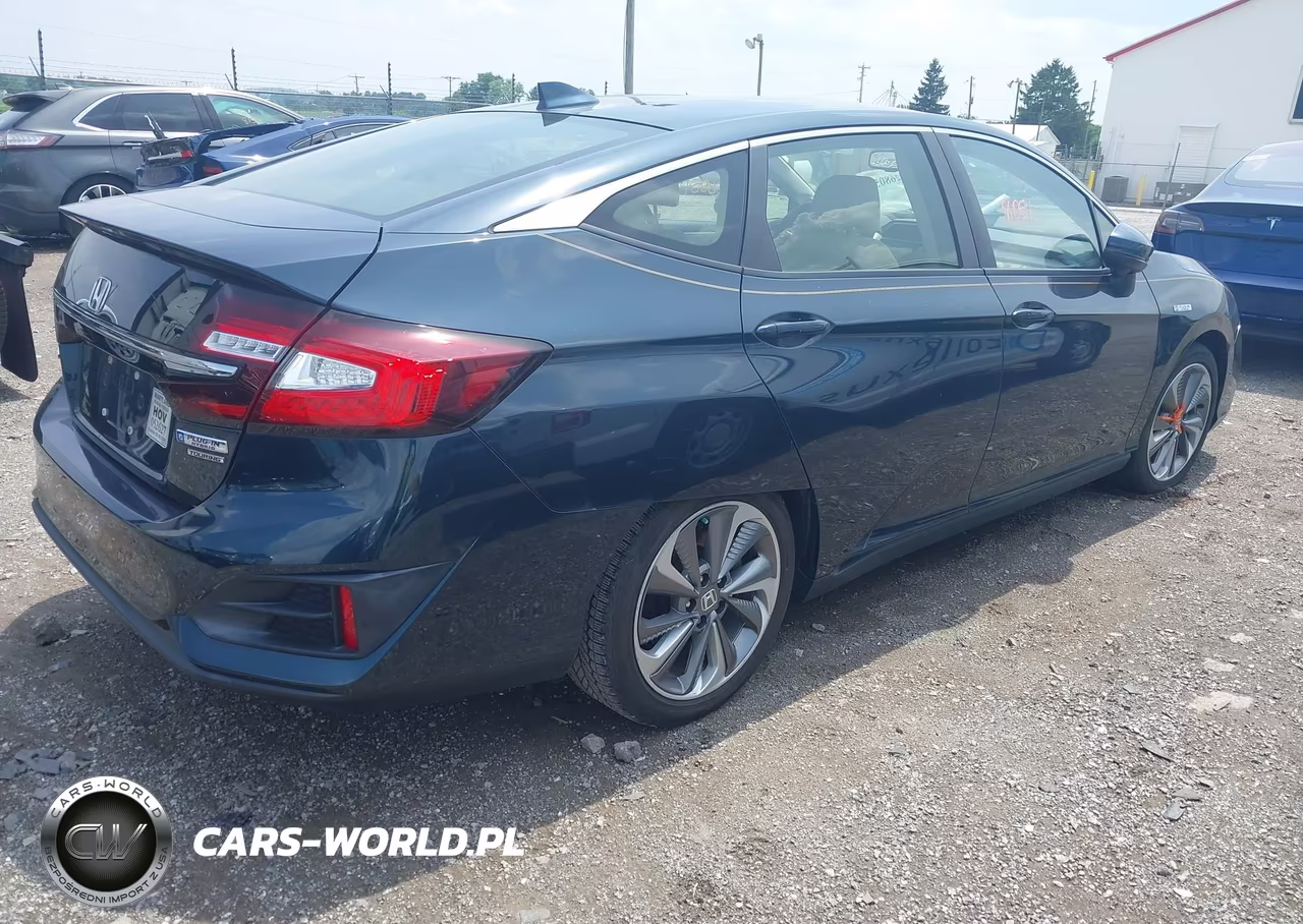 2018 Honda Clarity Plug-In Hybrid Touring VIN:JHMZC5F36JC002525 - 4