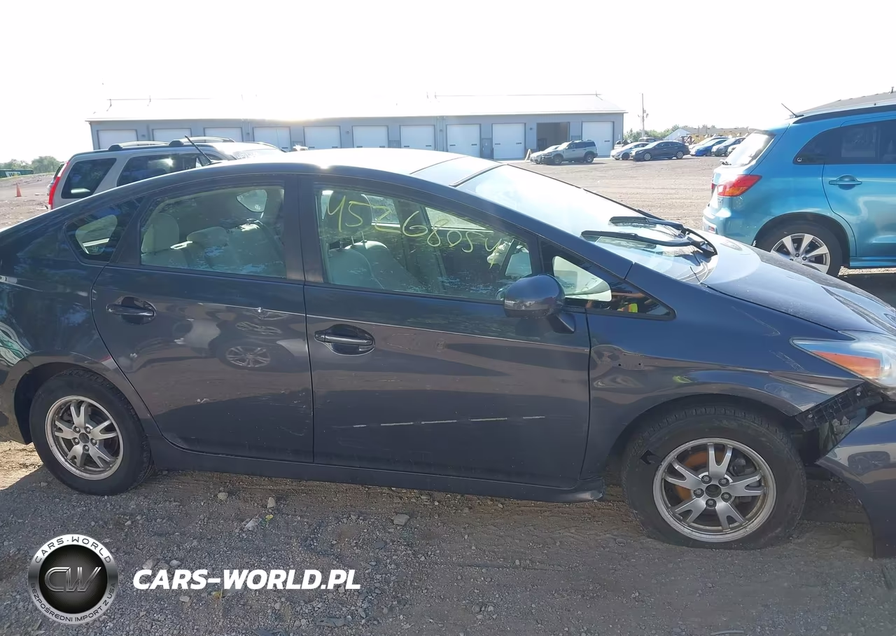 2011 Toyota Prius Three VIN:JTDKN3DU9B0250221 - 13