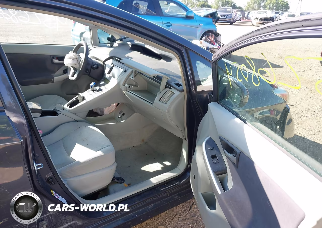 2011 Toyota Prius Three VIN:JTDKN3DU9B0250221 - 5