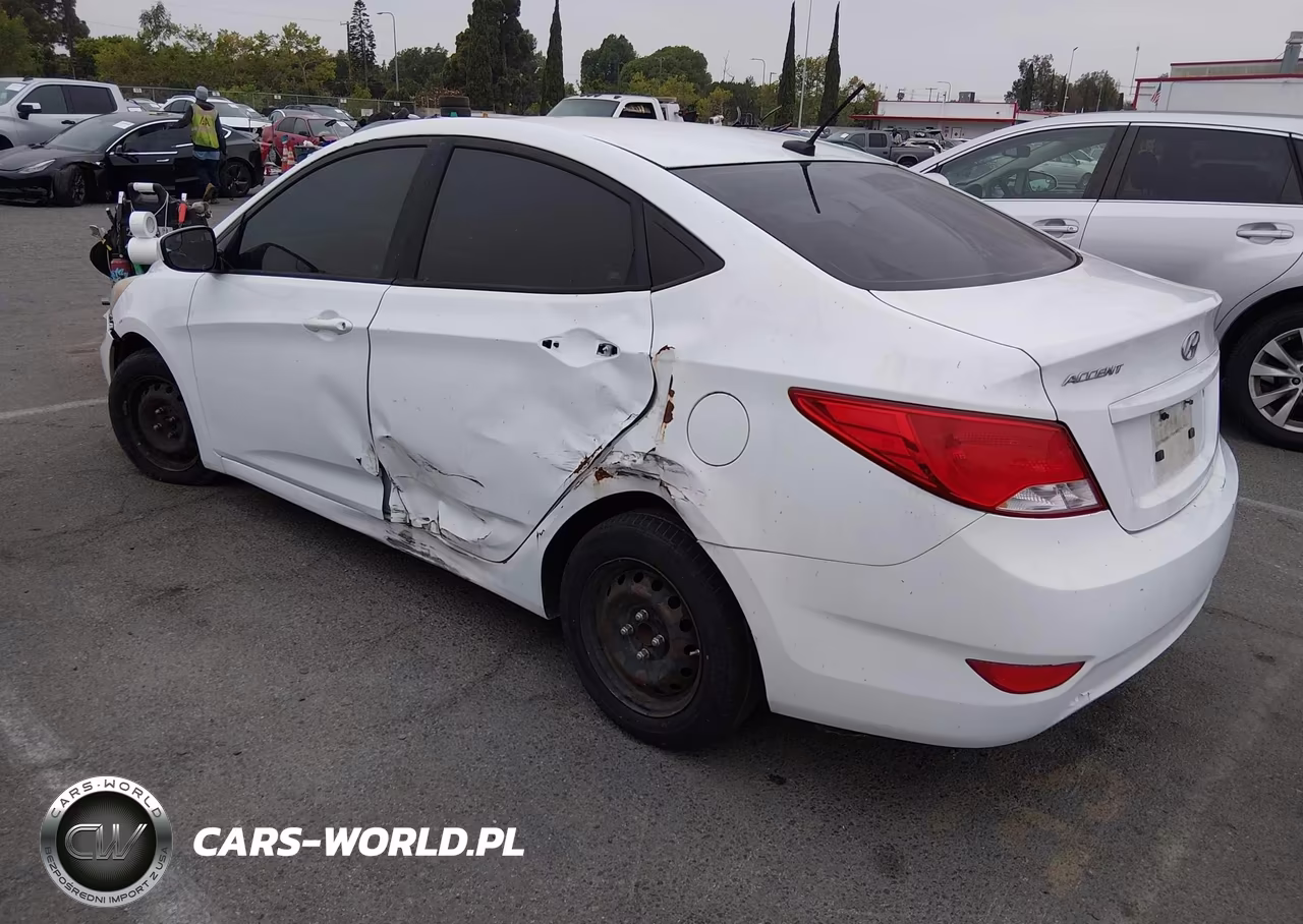 2015 Hyundai Accent Gls VIN:KMHCT4AE5FU806273 - 3