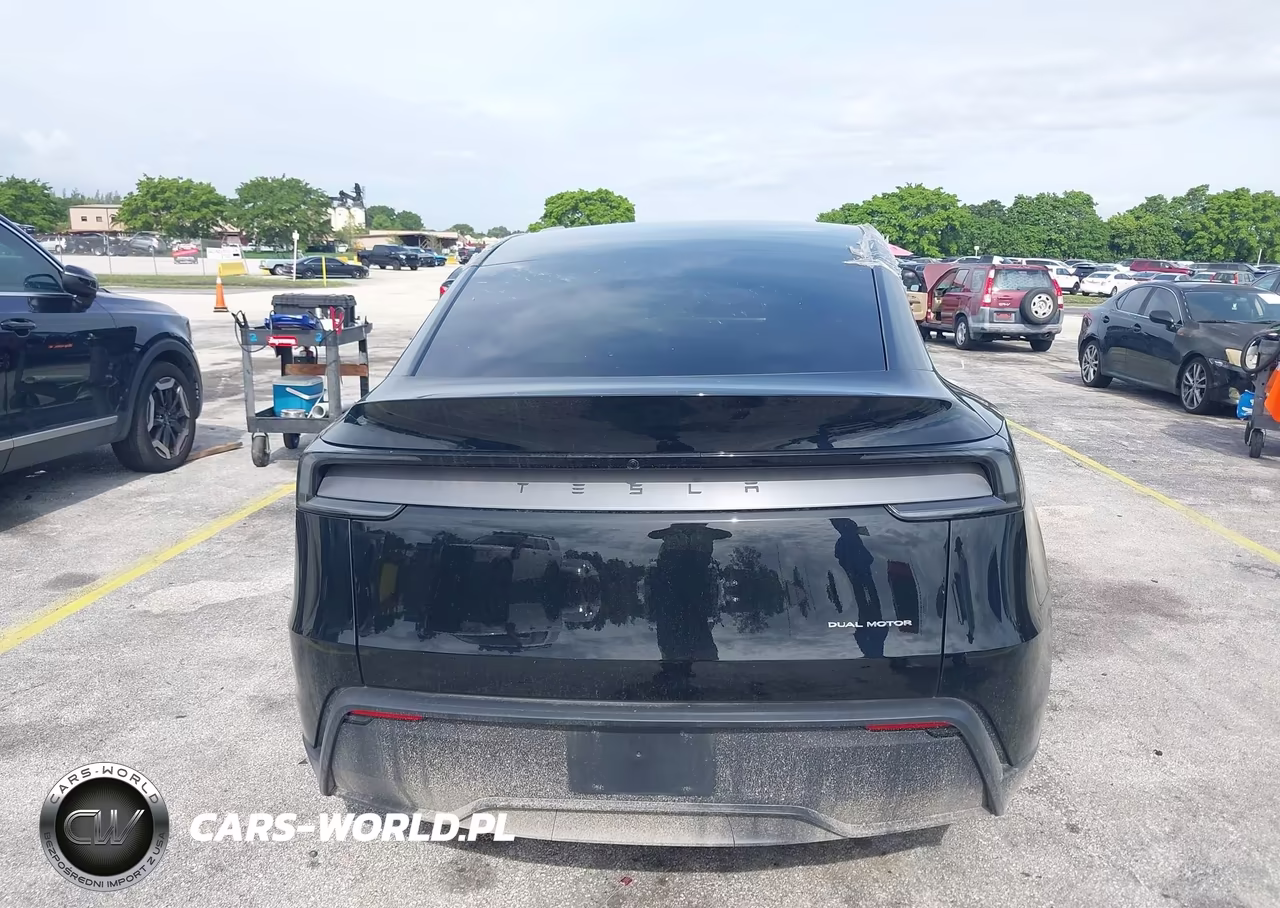 2026 Tesla Model Y All-Wheel Drive-Long Range Launch Series-Premium All-Wheel Drive VIN:7SAYGDEE4TF557559 - 17