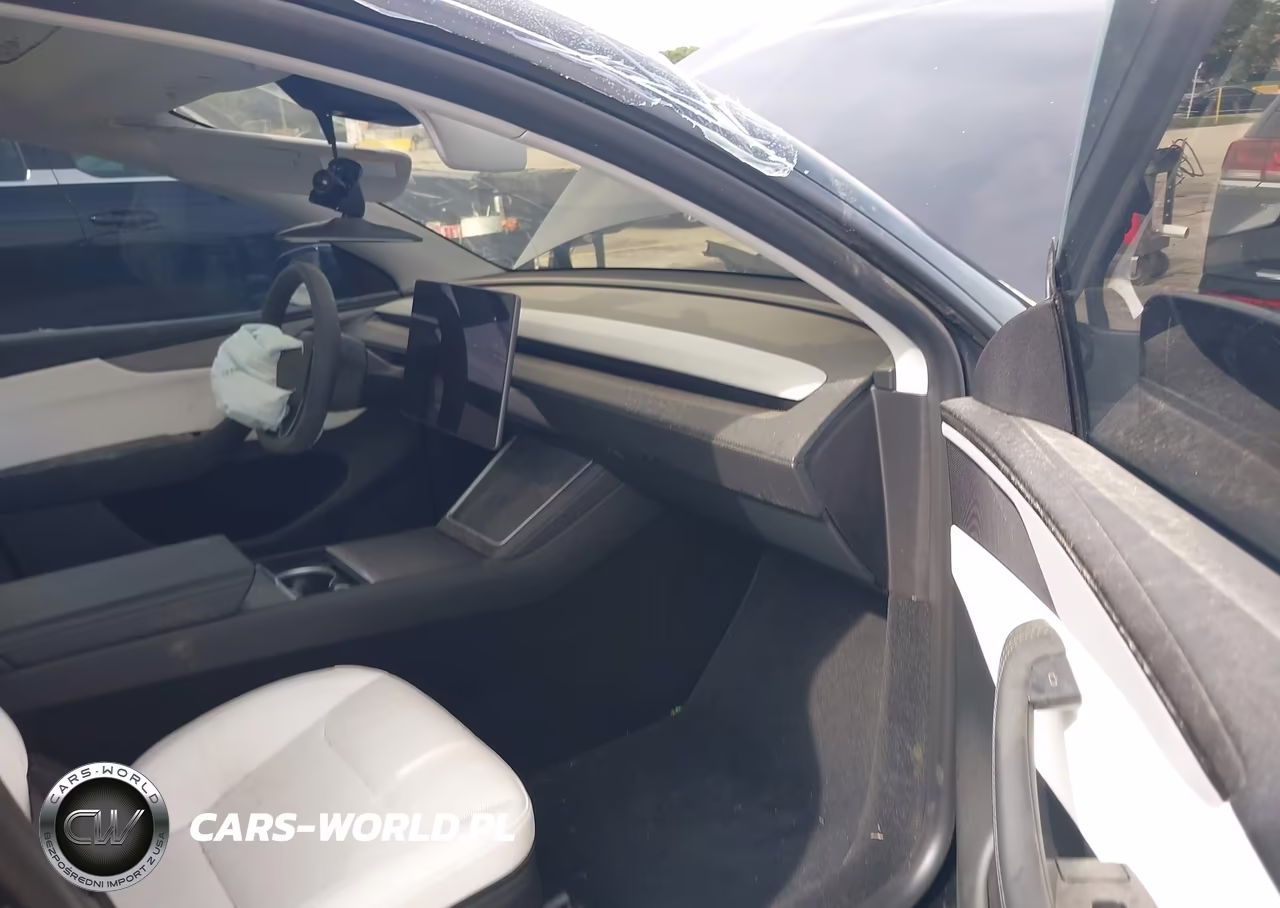 2026 Tesla Model Y All-Wheel Drive-Long Range Launch Series-Premium All-Wheel Drive VIN:7SAYGDEE4TF557559 - 5