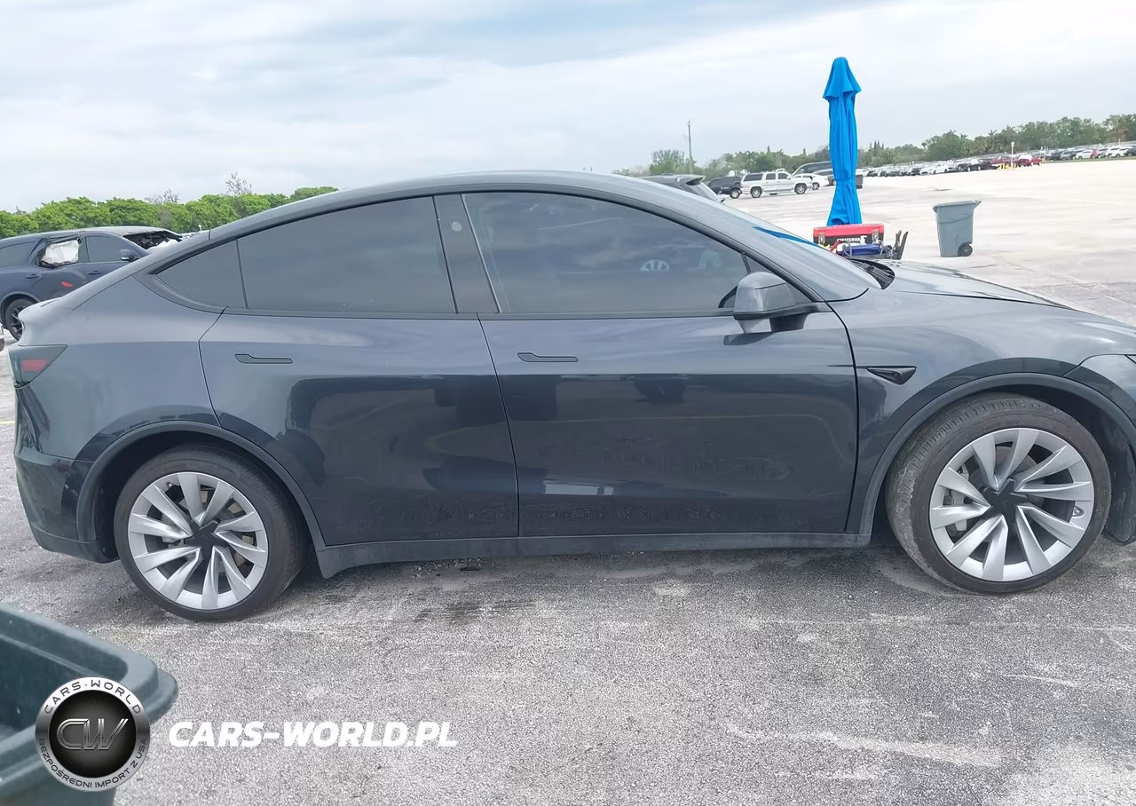 2026 Tesla Model Y All-Wheel Drive-Long Range Launch Series-Premium All-Wheel Drive VIN:7SAYGDEE8TF552705 - 12