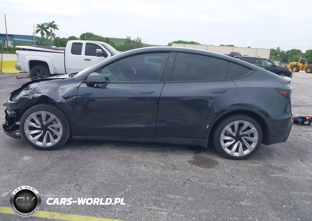 2026 Tesla Model Y All-Wheel Drive-Long Range Launch Series-Premium All-Wheel Drive VIN:7SAYGDEE8TF552705 - 13