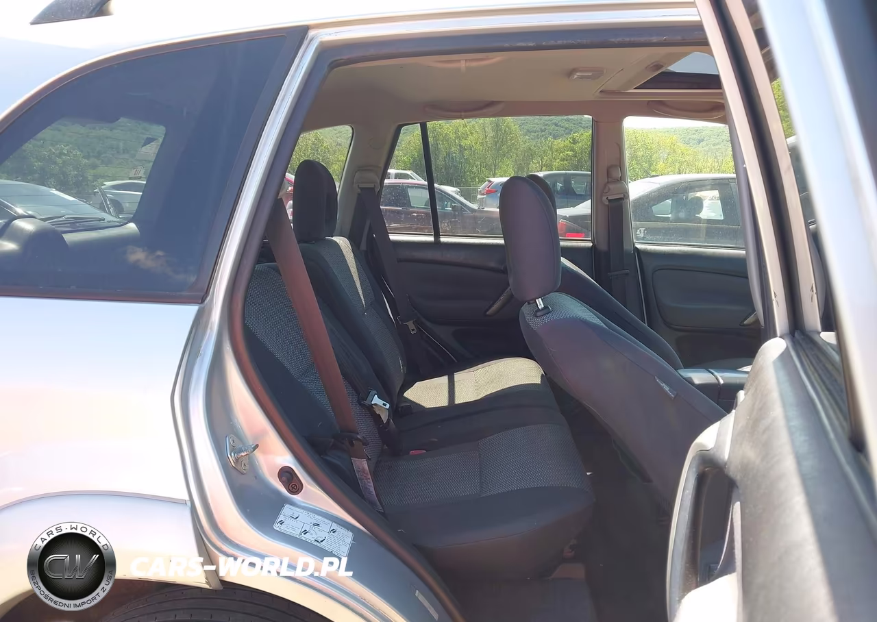 2004 Toyota Rav4 VIN:JTEHD20VX46015215 - 8