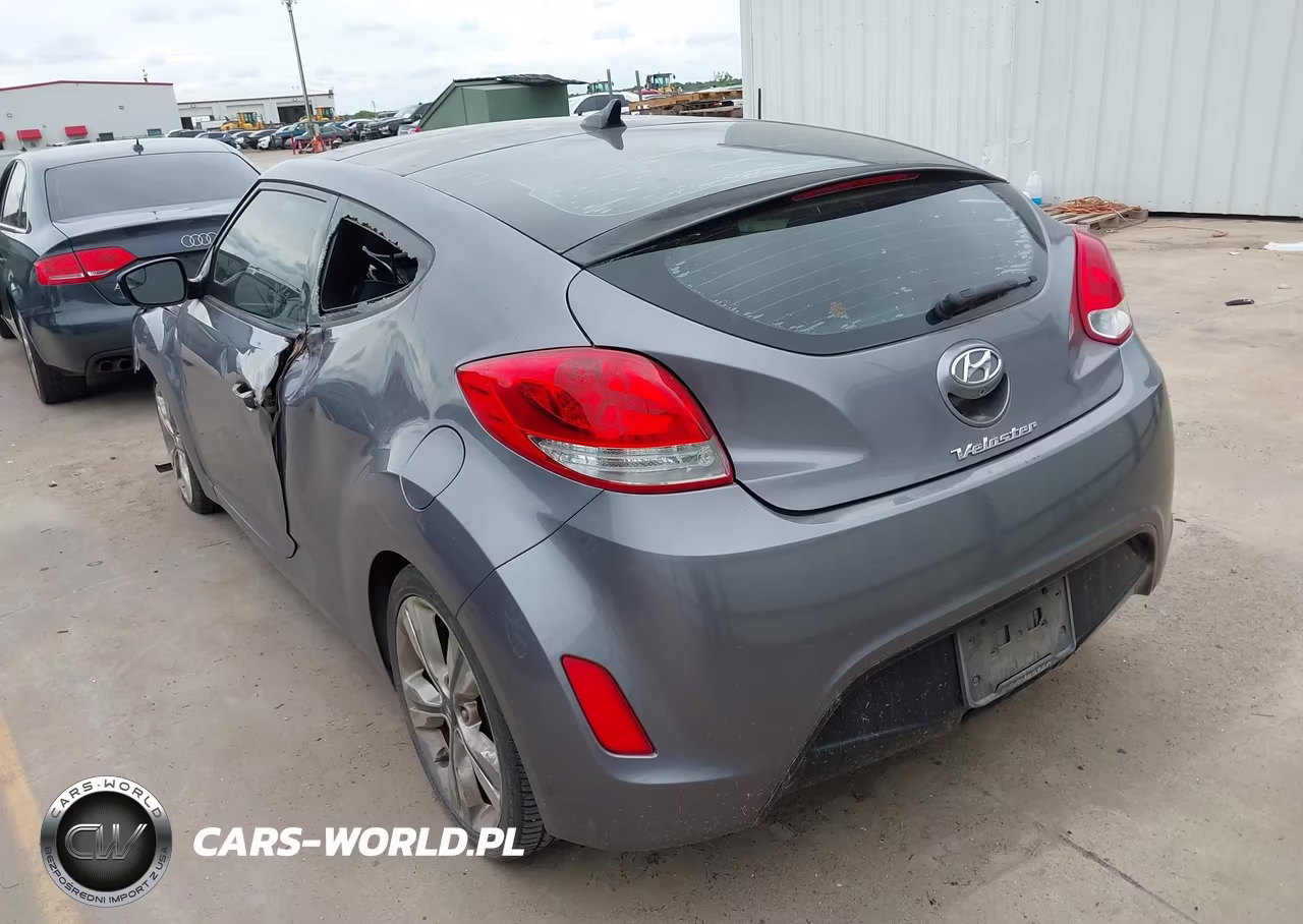 2016 Hyundai Veloster VIN:KMHTC6AD6GU288758 - 3