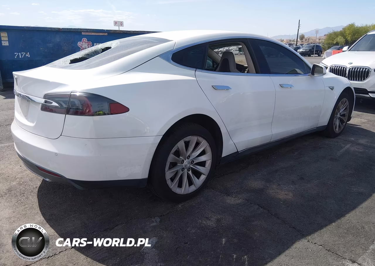 2013 Tesla Model S VIN:5YJSA1CN6DFP20879 - 4