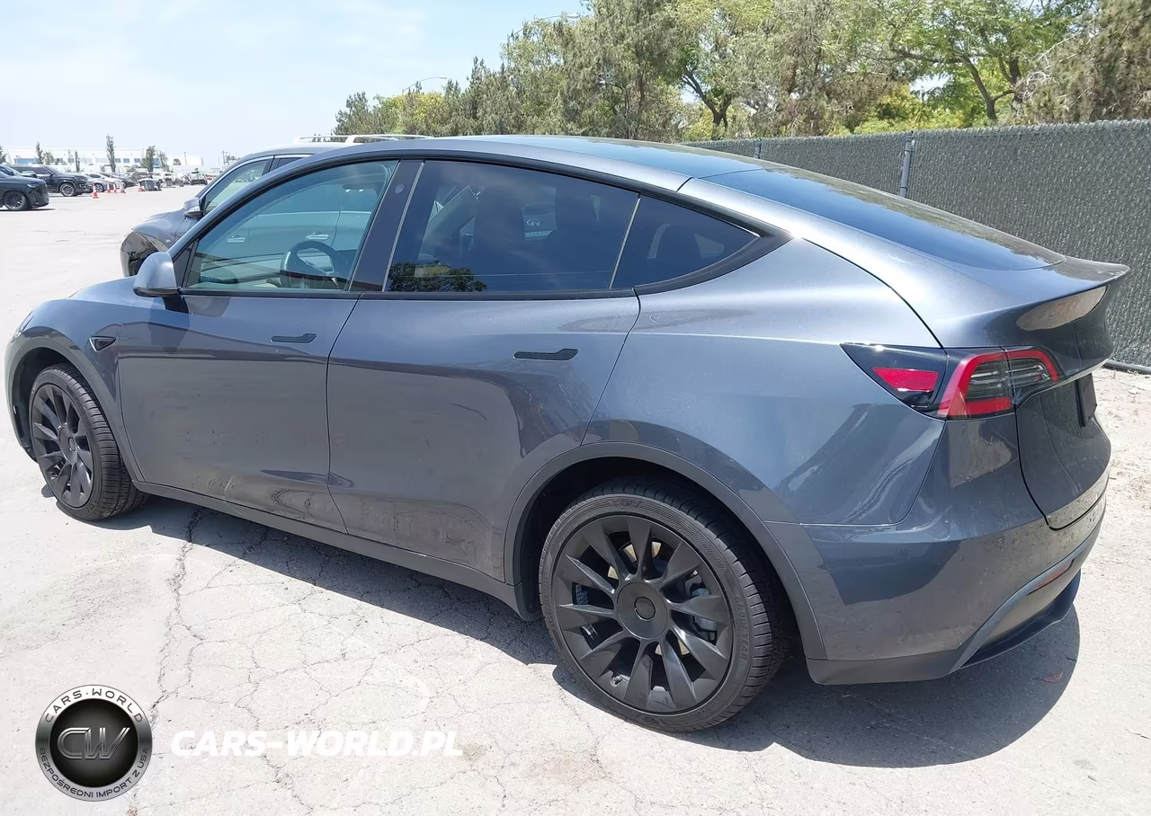 2023 Tesla Model Y Awd-Long Range Dual Motor All-Wheel Drive VIN:7SAYGDEE3PA057217 - 3