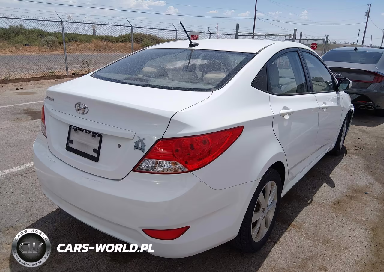 2012 Hyundai Accent Gls VIN:KMHCU4AE0CU184383 - 4