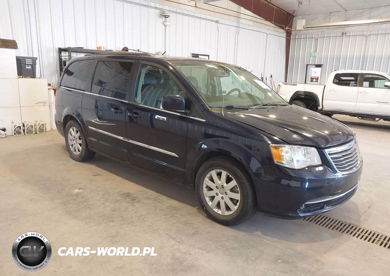 2015 Chrysler Town & Country Touring – zdjęcie 1 z 11