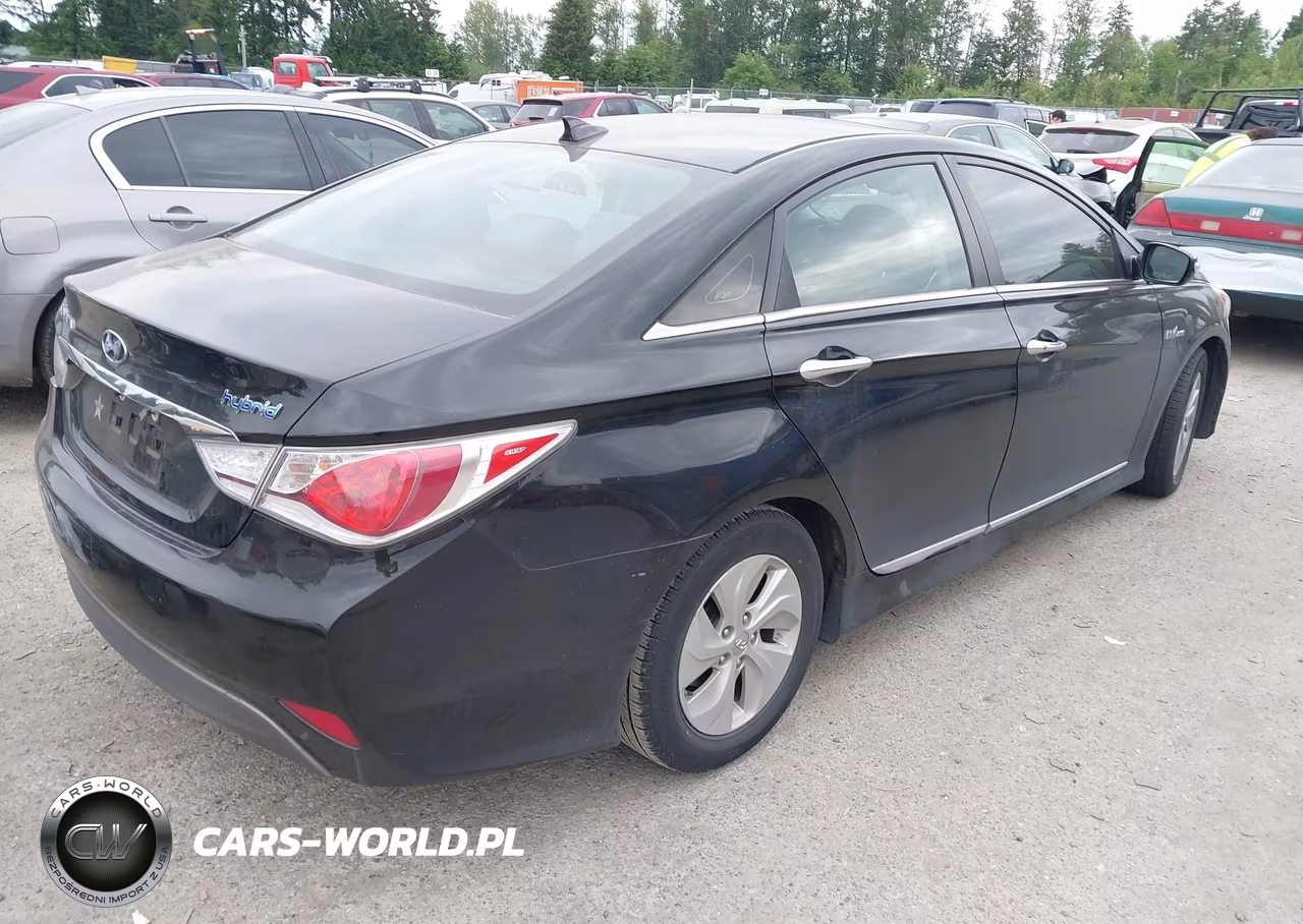 2015 Hyundai Sonata Hybrid VIN:KMHEC4A4XFA138276 - 4