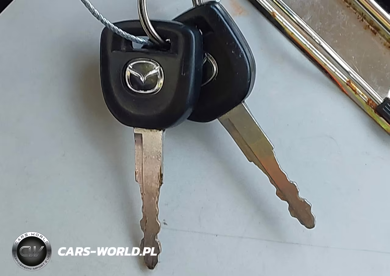 2011 Mazda Mazda3 I Sport VIN:JM1BL1UG9B1357963 - 11