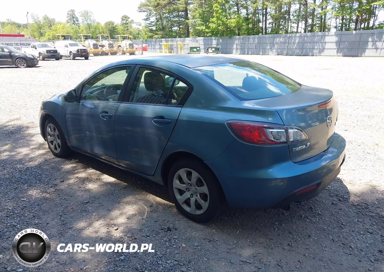 2011 Mazda Mazda3 I Sport VIN:JM1BL1UG9B1357963 - 3