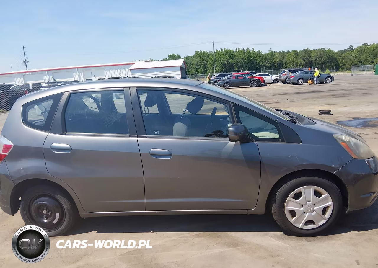 2013 Honda Fit VIN:JHMGE8H38DC060222 - 13