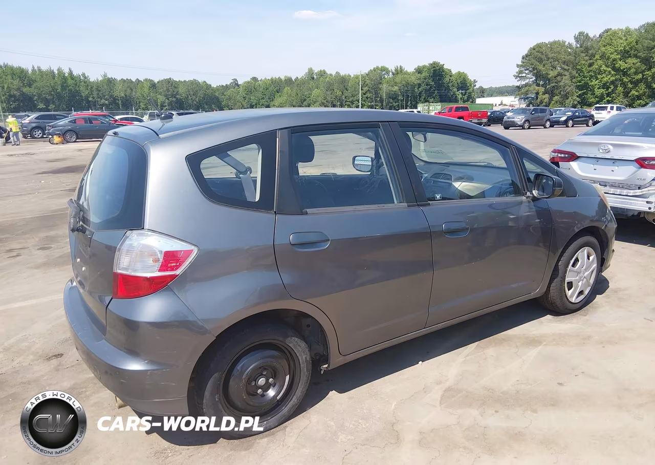 2013 Honda Fit VIN:JHMGE8H38DC060222 - 4