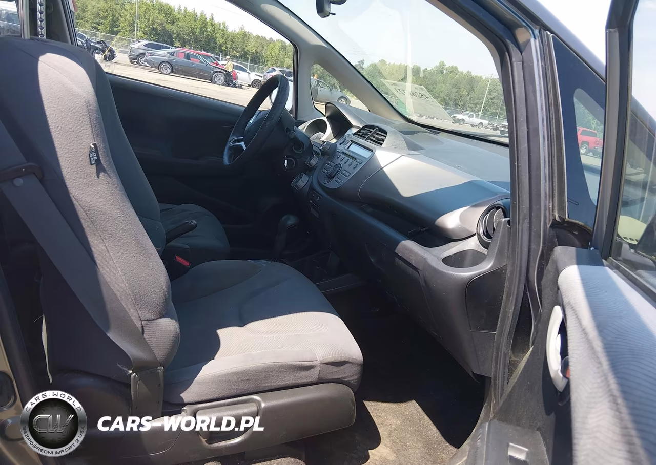2013 Honda Fit VIN:JHMGE8H38DC060222 - 5
