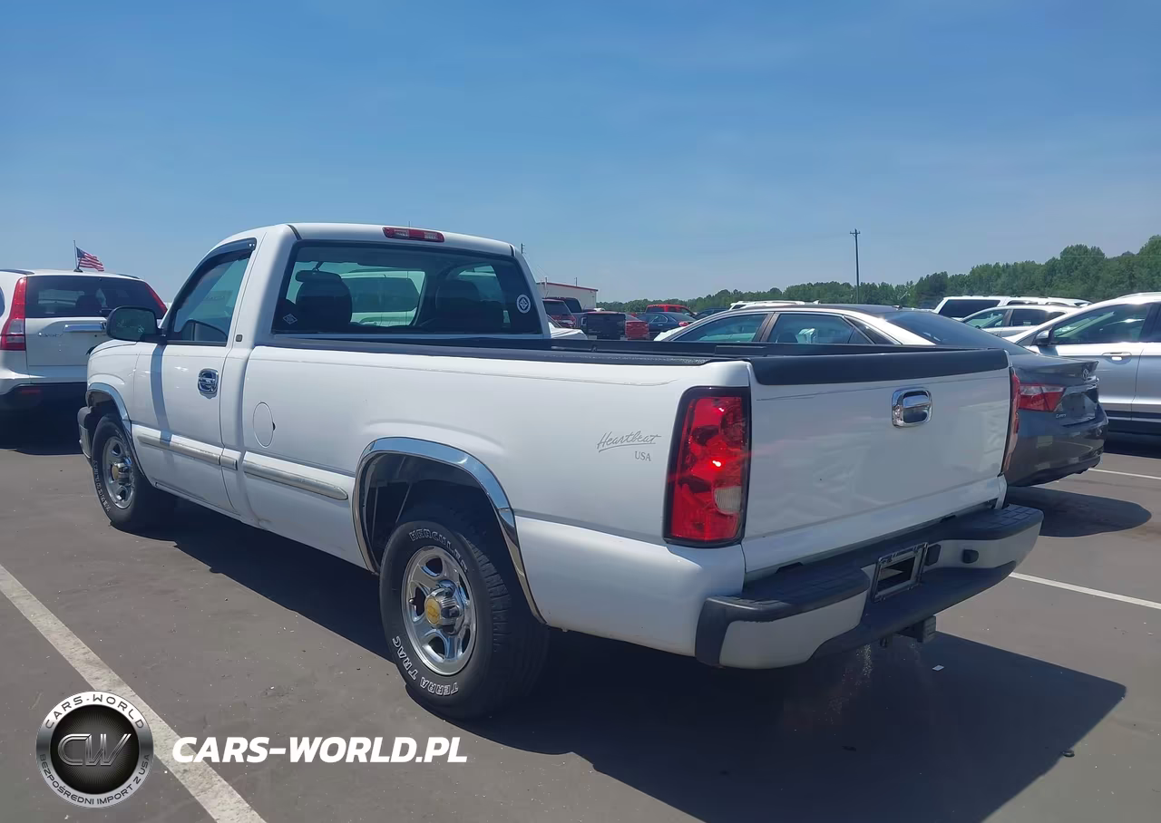 2004 Chevrolet Silverado 1500 Work Truck VIN:1GCEC14X24Z347843 - 3