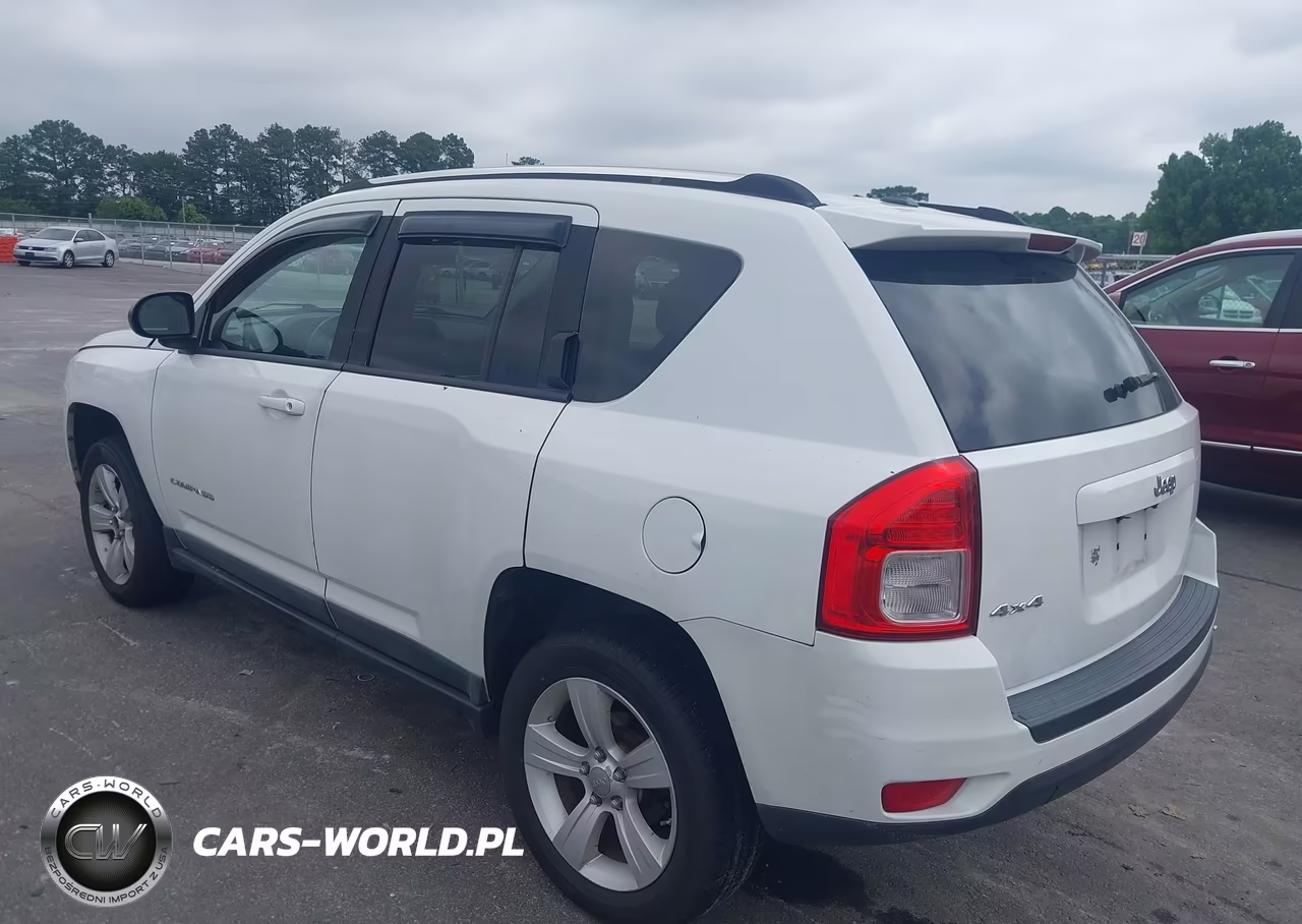 2011 Jeep Compass VIN:1J4NF1FB1BD276261 - 3