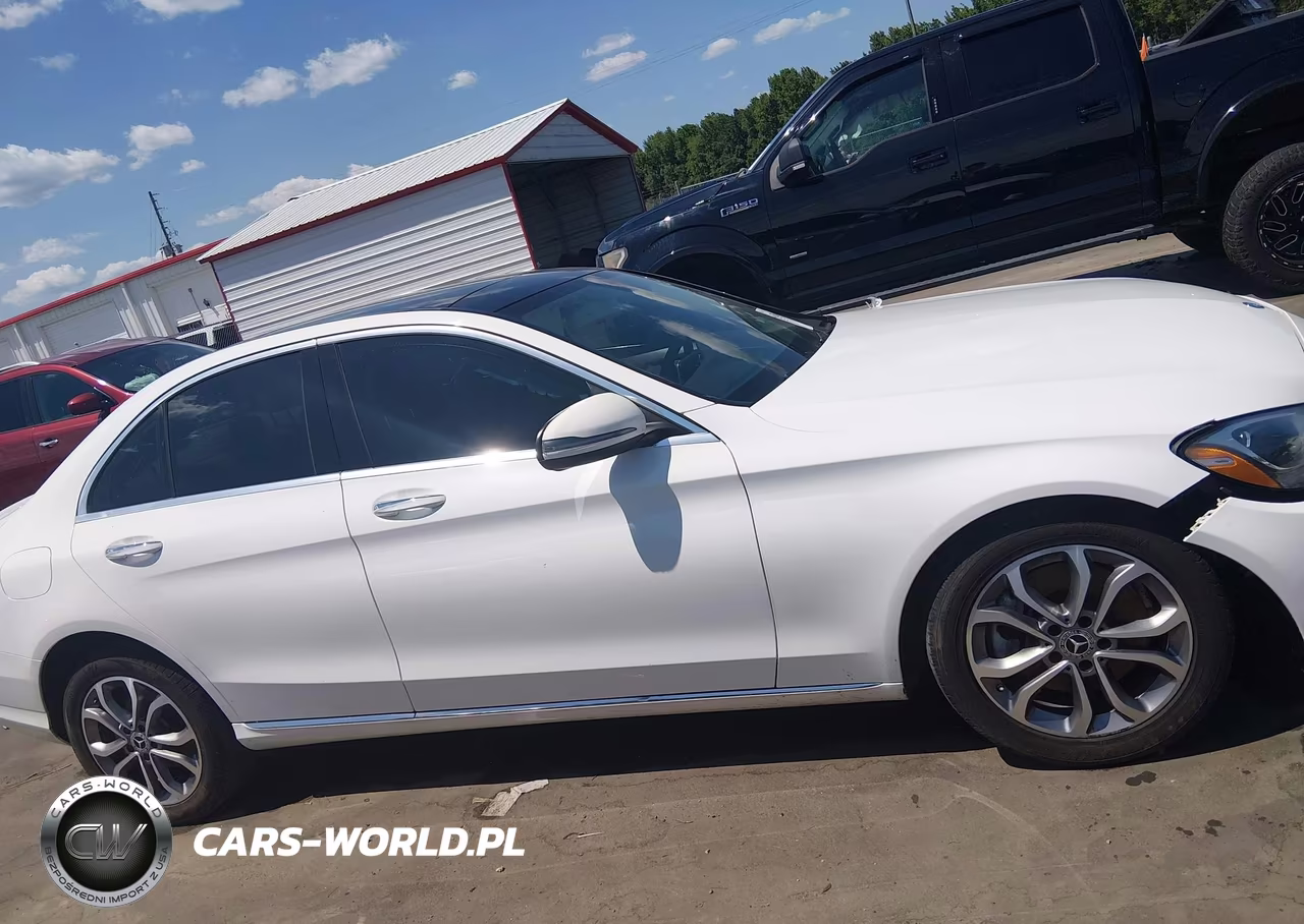 2017 Mercedes-Benz C 300 4Matic VIN:55SWF4KB8HU228063 - 13