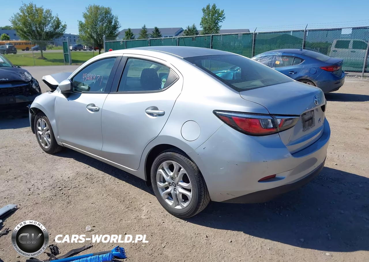 2018 Toyota Yaris Ia VIN:3MYDLBYV8JY321846 - 3