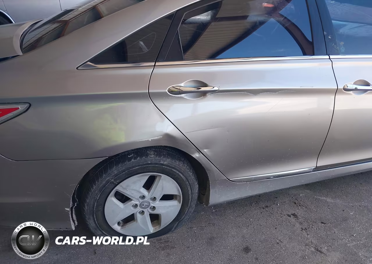 2011 Hyundai Sonata Hybrid VIN:KMHEC4A40BA005746 - 12