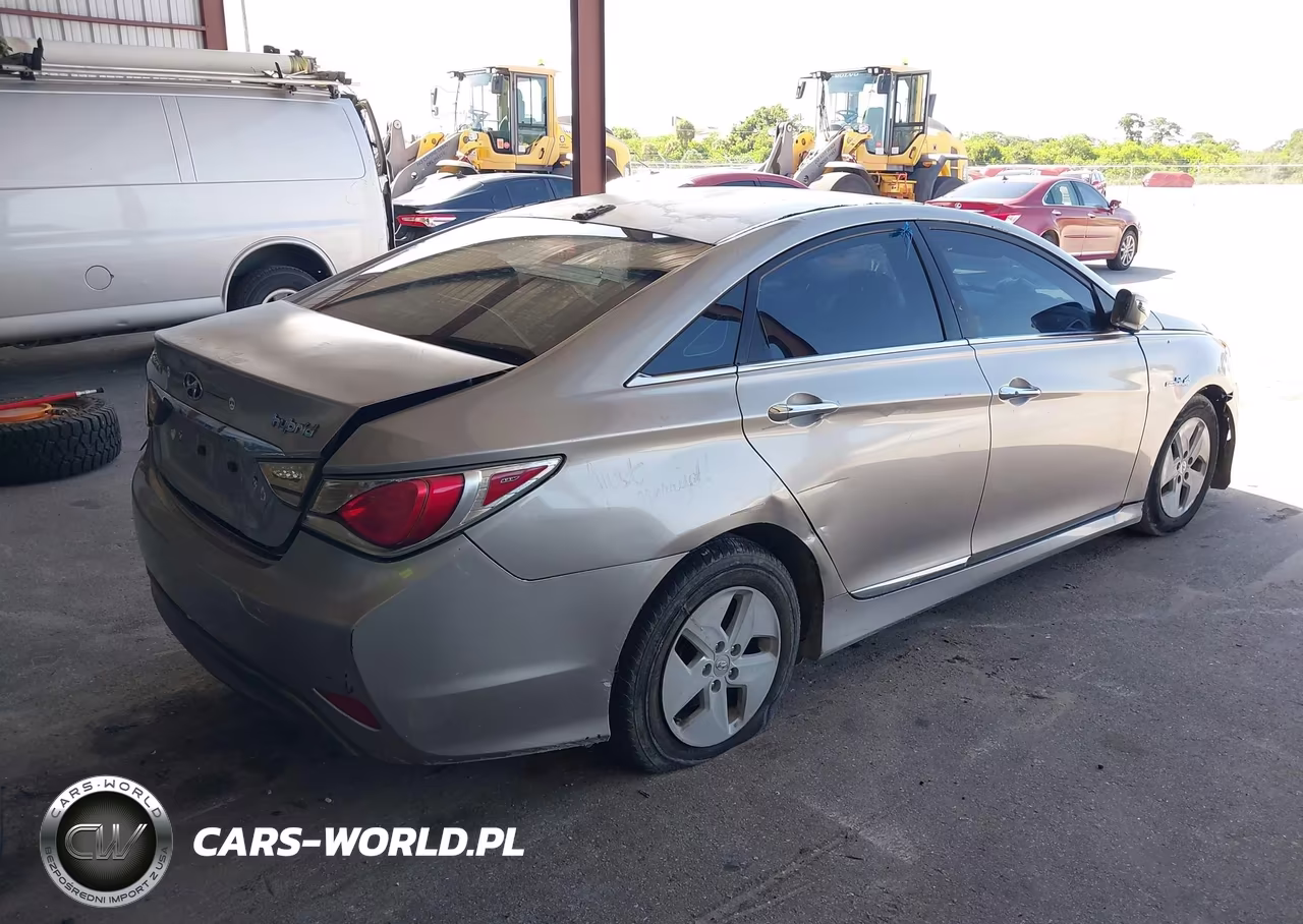 2011 Hyundai Sonata Hybrid VIN:KMHEC4A40BA005746 - 4