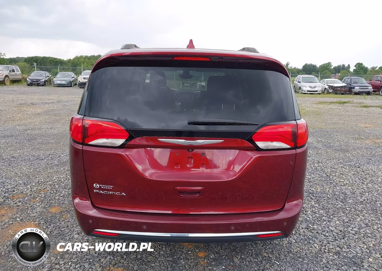 2017 Chrysler Pacifica Touring-L VIN:2C4RC1BG2HR541857 - 16